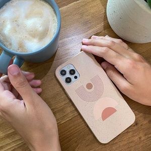 Pela iPhone 11 Pro case - Seashell Embrace
